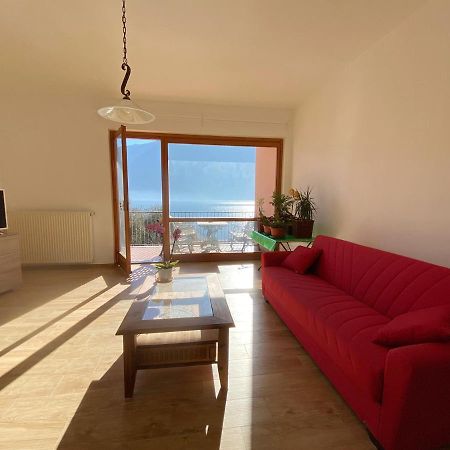 Big Apartment With Lake View And Two Bedrooms Sala Comacina Exterior foto
